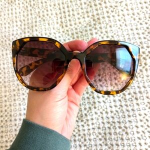 Tortoiseshell Sunglasses | 100% UV Protection